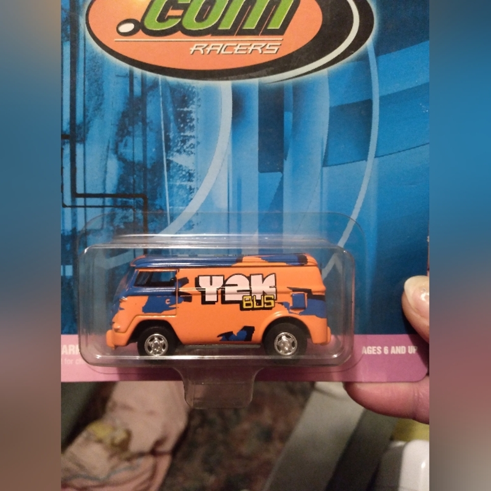 Johnny Lightning. Com Racing - Picture 2 of 3